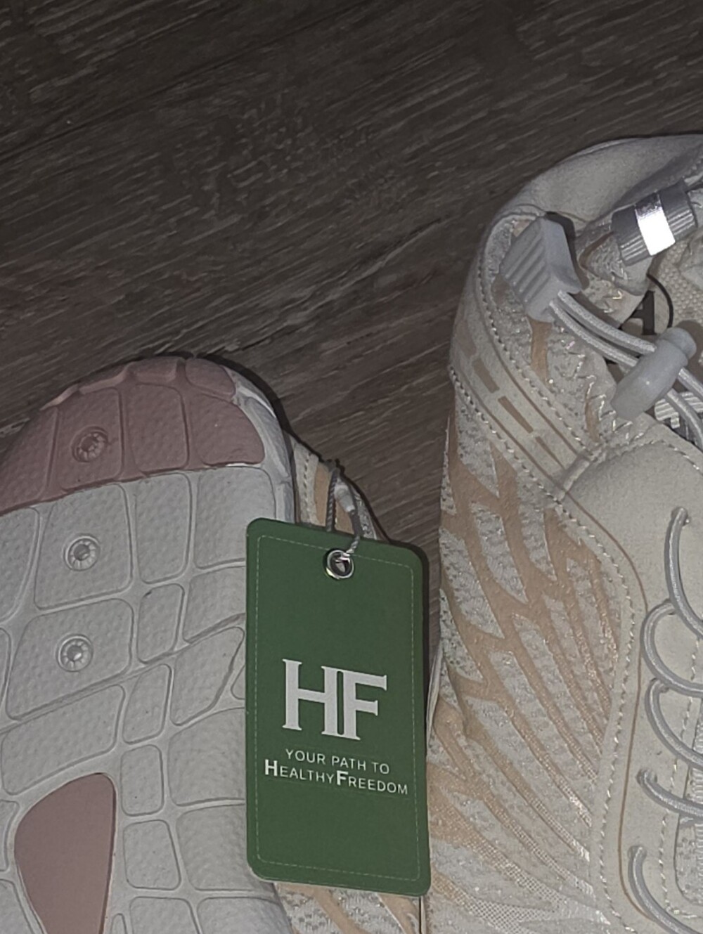 Women's Lightweight White and Light Pink Athletic Water Shoes Size 9 Or 41